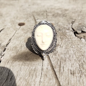 Nature inspired Ring, Moon Face Beautiful stone,poison Ring,Handmade ring,925 silver plated ring, love ring,small box ring ,