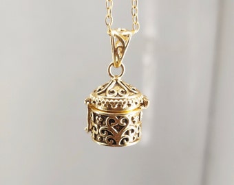 secret poison pendent -gold plated poison pendent ,unique poison pendent, secret message pendent,poison  pendent,pill box  pendent,