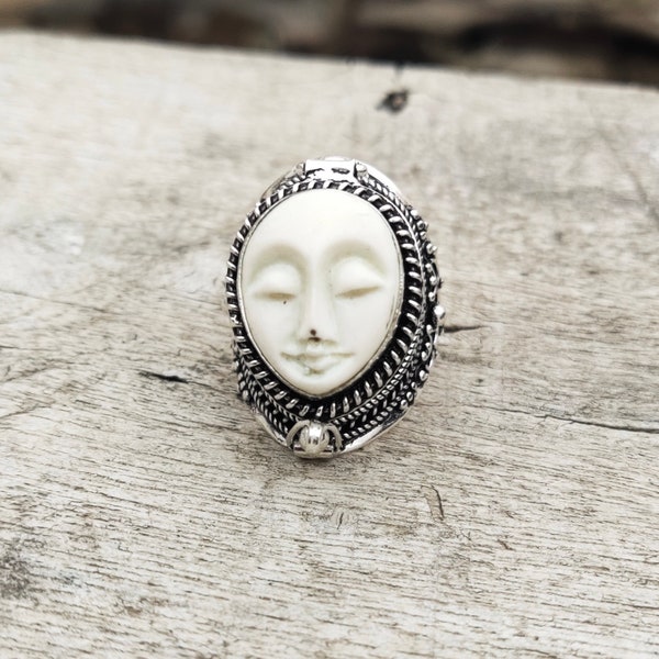 Hand Carved Goddess Face.Moon Face Beautiful stone,poison Ring,Handmade ring,925 silver plated ring,love ring,small box ring ,Gift For Her,