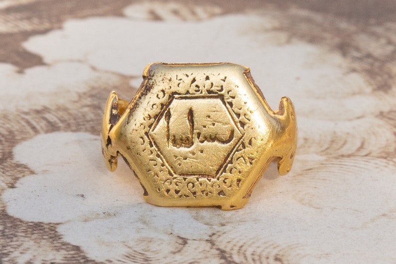 Zeldzame antieke Seltsjoekse 'Selçuklu' periode gouden islamitische ring middeleeuwse ring zegelring 11e 13e eeuw na Christus afbeelding 1