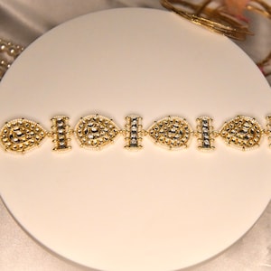 Matha Patti | Sheeshphool | trendy pearl headband. Pearl matha Patti. Indian bridal accessories. Indian Wedding Jewelry.