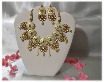 Gold Plated kundan necklace set with Minakari detailing !