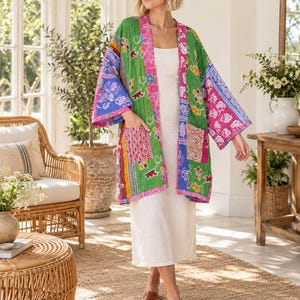 Vintage-Kimono aus Kantha für Damen, Patchwork-Baumwoll-Überwurf, Boho-Cardigan, Upcycling-Sari-Jacke, Festival-Kleidung