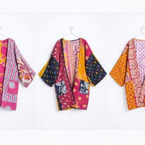 Vintage Kantha Kimono-Mantel, wendbare Patchwork-Jacke aus Baumwolle, Boho-Kimono mit Blumenmuster, handgefertigte indische Kleidung