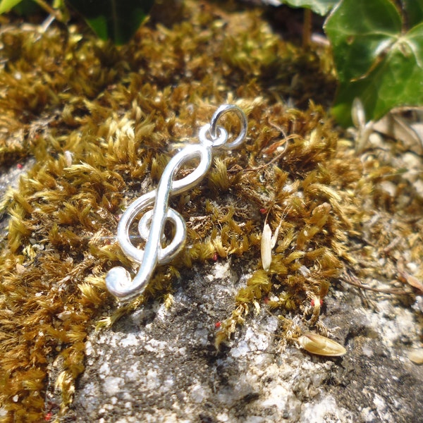 Pendentif Note de Musique Cle de Sol en Argent, Fait a la Main