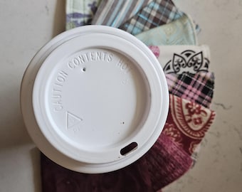 繰り返し使えるコーヒーカップスリーブ｜手作りのコーヒーカバー｜環境に優しいカップスリーブ｜コーヒー好きへのギフト