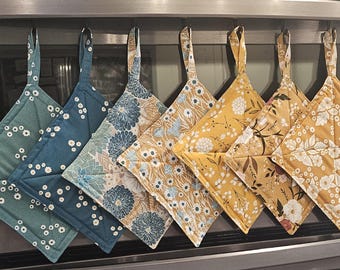 Heirloom Kitchen - Handmade Quilted Potholders and Bowl Cozies