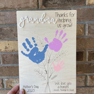 Flower Handprint Art, DIY Hand Print, Mother's Day Sign with Kids Names, Handprint Art for Grandma, Personalized Handprint Sign, Mom Gift