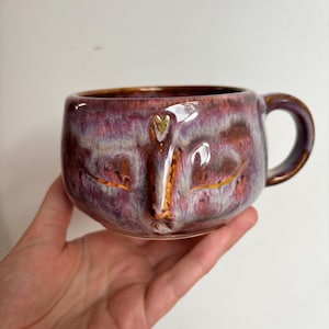 Hand-Sculpted Plum Fig Ceramic Mug | Gold Luster Heart, Sleepy Eyes (380ml)