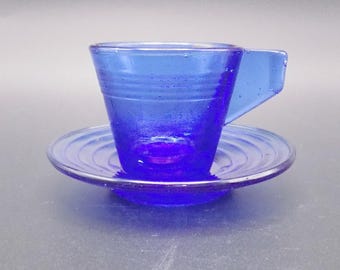 Juego de taza y platillo infantil Hazel Atlas "Moderntone" azul cobalto, estilo vintage (PAR)