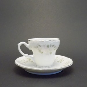 Sheffield &quot;Classic&quot; 501 Mokkatasse mit Untertasse - Fine China - Rosa und weiße Rosen mit Platinverzierung - Made in Japan - Vintage 1950er Jahre