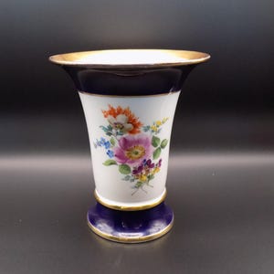 マイセン　Meissen コバルトブルー　花瓶 Meissenマイセン、コバルトにフラワーブーケの花瓶、高さ約23.7㎝H