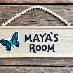 Butterfly name sign • Personalized name sign • Butterfly sign • Kids door sign • Girl door sign • Door name sign • Sign for door