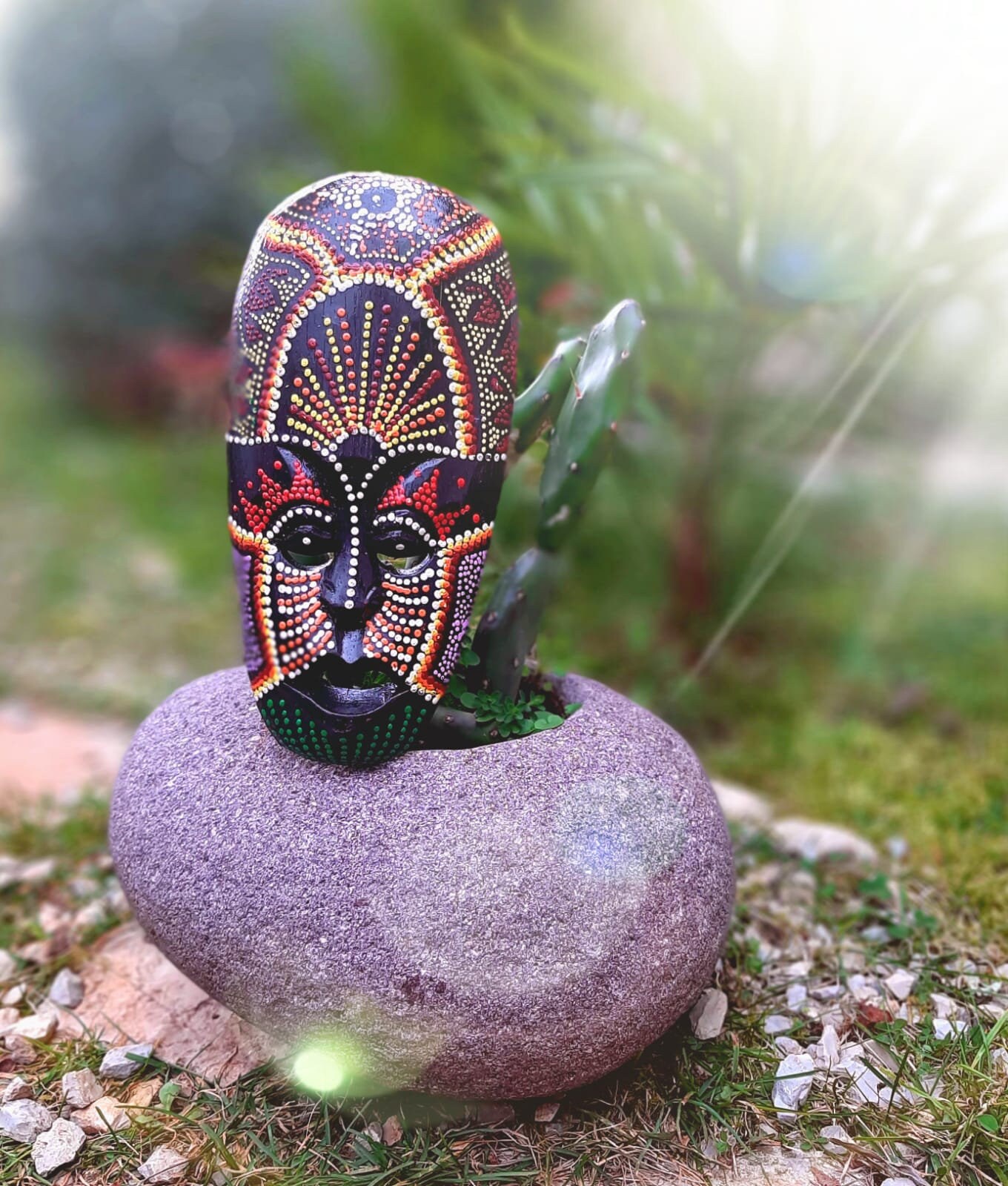 Masque Décoratif en Bois Artisanal