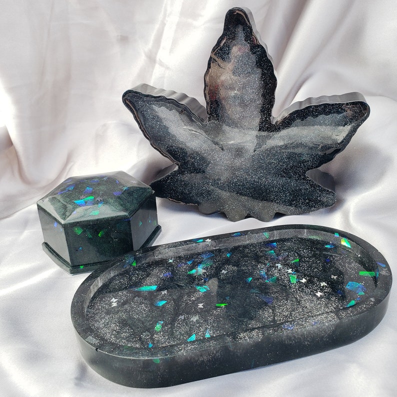 Black Resin Smoker Set Resin Rolling Tray w Holo Butterfly glitter Big Black Weed Leaf Ashtray Trinket Box Stashbox Trinket Tray