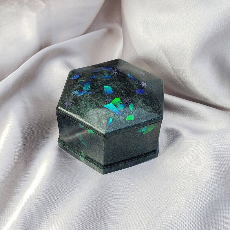 Black Resin Smoker Set Resin Rolling Tray w Holo Butterfly glitter Big Black Weed Leaf Ashtray Trinket Box Stashbox Trinket Tray