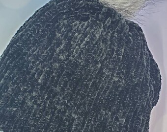 Plain Jane beanie with or without pompom