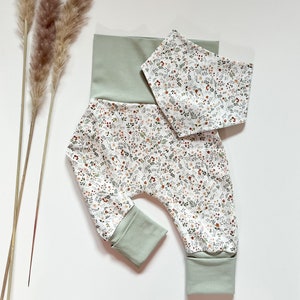 Coffret cadeau bébé, coffret première naissance composé d'un bloomer et d'une écharpe, bloomers bébé, pantalon bébé image 1