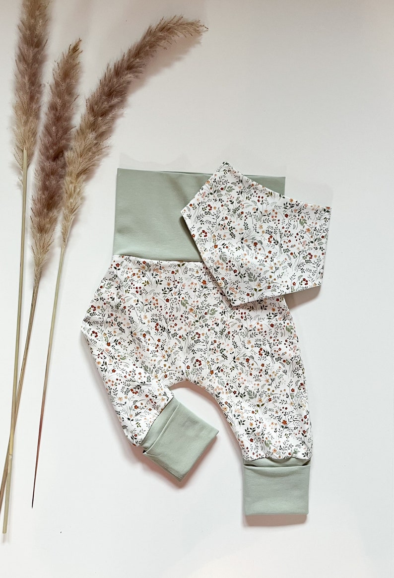 Coffret cadeau bébé, coffret première naissance composé d'un bloomer et d'une écharpe, bloomers bébé, pantalon bébé image 8