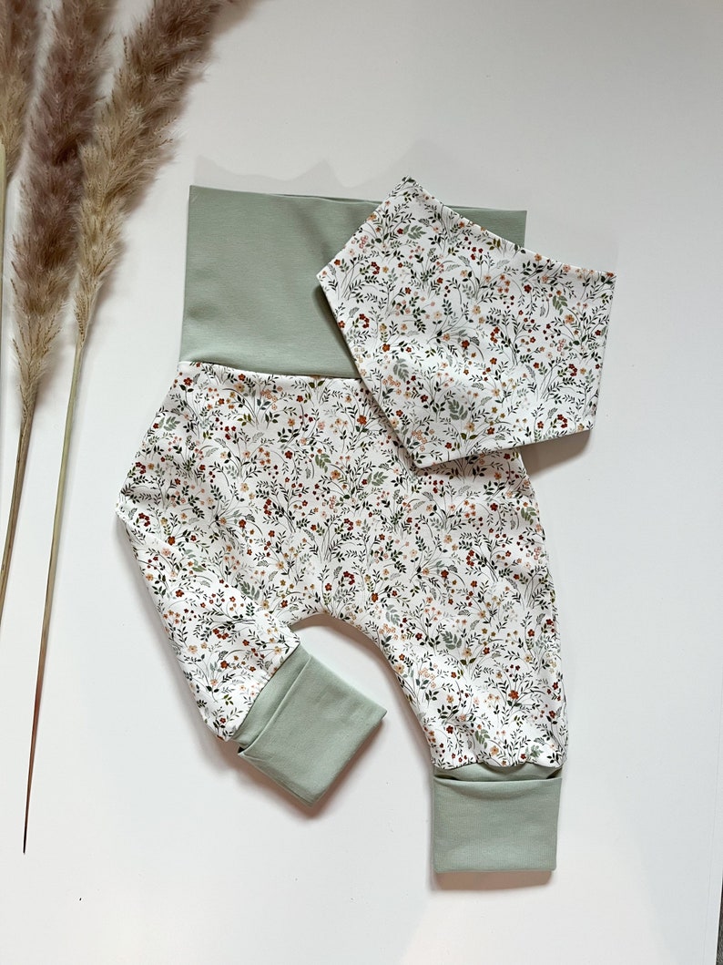 Coffret cadeau bébé, coffret première naissance composé d'un bloomer et d'une écharpe, bloomers bébé, pantalon bébé image 2