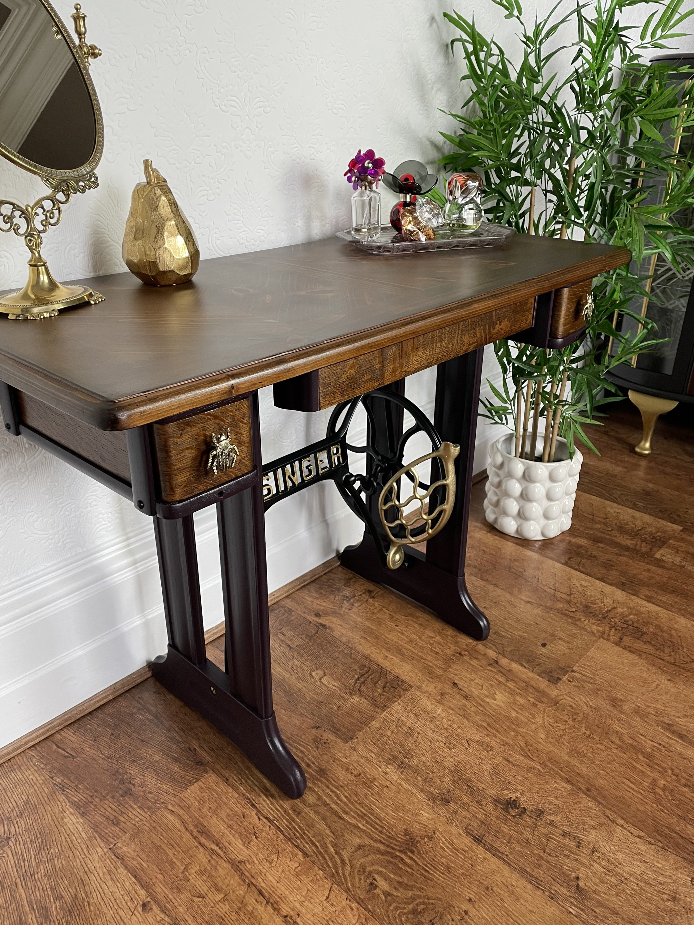 SOLD SOLD SOLD Vintage Singer Sewing Machine Dressing Table