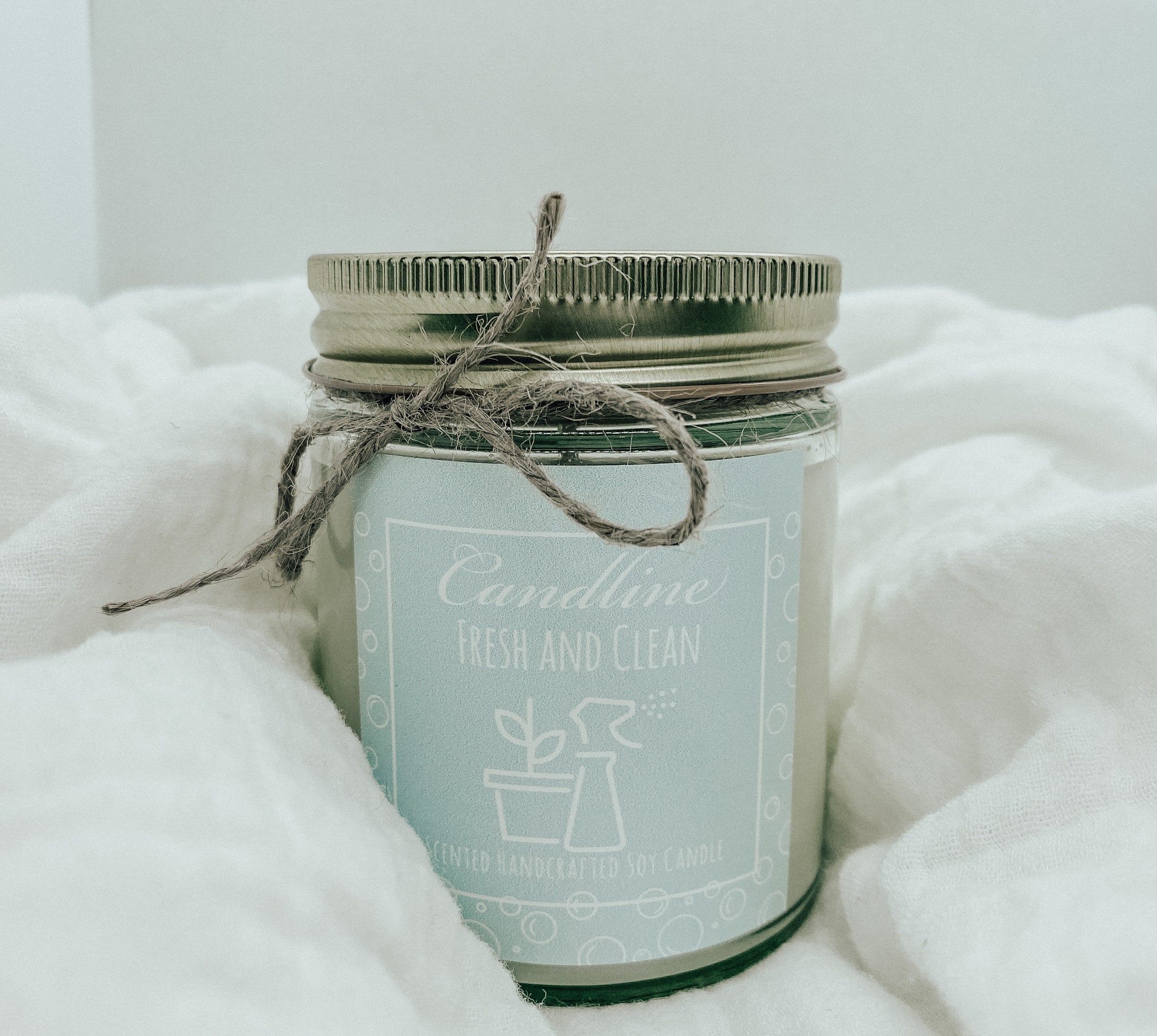 Fresh and Clean Candle Scented Handcrafted Candle 100 Natural Soy Candle Essential Oil Candle