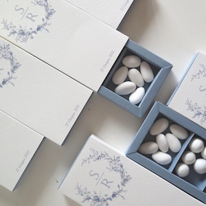 Scatola degustazione confetti 3 scomparti Bomboniera Personalizzata Carta Zucchero Rose Peonia Oro | Già Montata Matrimonio