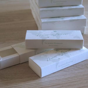 Scatole Porta Confetti Promessa di Matrimonio Tema Viaggi | Bomboniera Personalizzata Verde Salvia | Mini Sfilo Già Montate