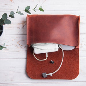 Custodia per mouse MacBook in vera pelle Custodia tecnica personalizzata Accessorio tecnico Organizzatore da viaggio Custodia elettronica Accessori in pelle Regalo da uomo