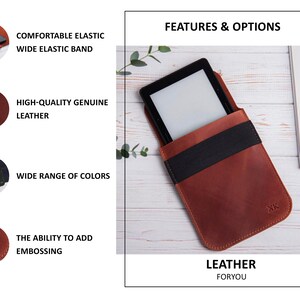 Puede incluir: Una funda para lector electr&oacute;nico de cuero marr&oacute;n con una banda el&aacute;stica negra y el texto "LEATHER FORYOU" en la parte inferior. La funda tiene una banda el&aacute;stica negra para sujetar el lector electr&oacute;nico en su lugar. La funda est&aacute; hecha de cuero genuino de alta calidad y est&aacute; disponible en una amplia gama de colores.