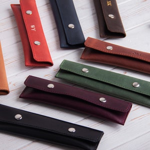 Astuccio portapenne personalizzato in pelle, portapenne in pelle colorata, regalo per ufficio, astuccio portapenne in pelle colorata, regalo in pelle personalizzato, astuccio portapenne per artisti, regalo per meno di 15 anni