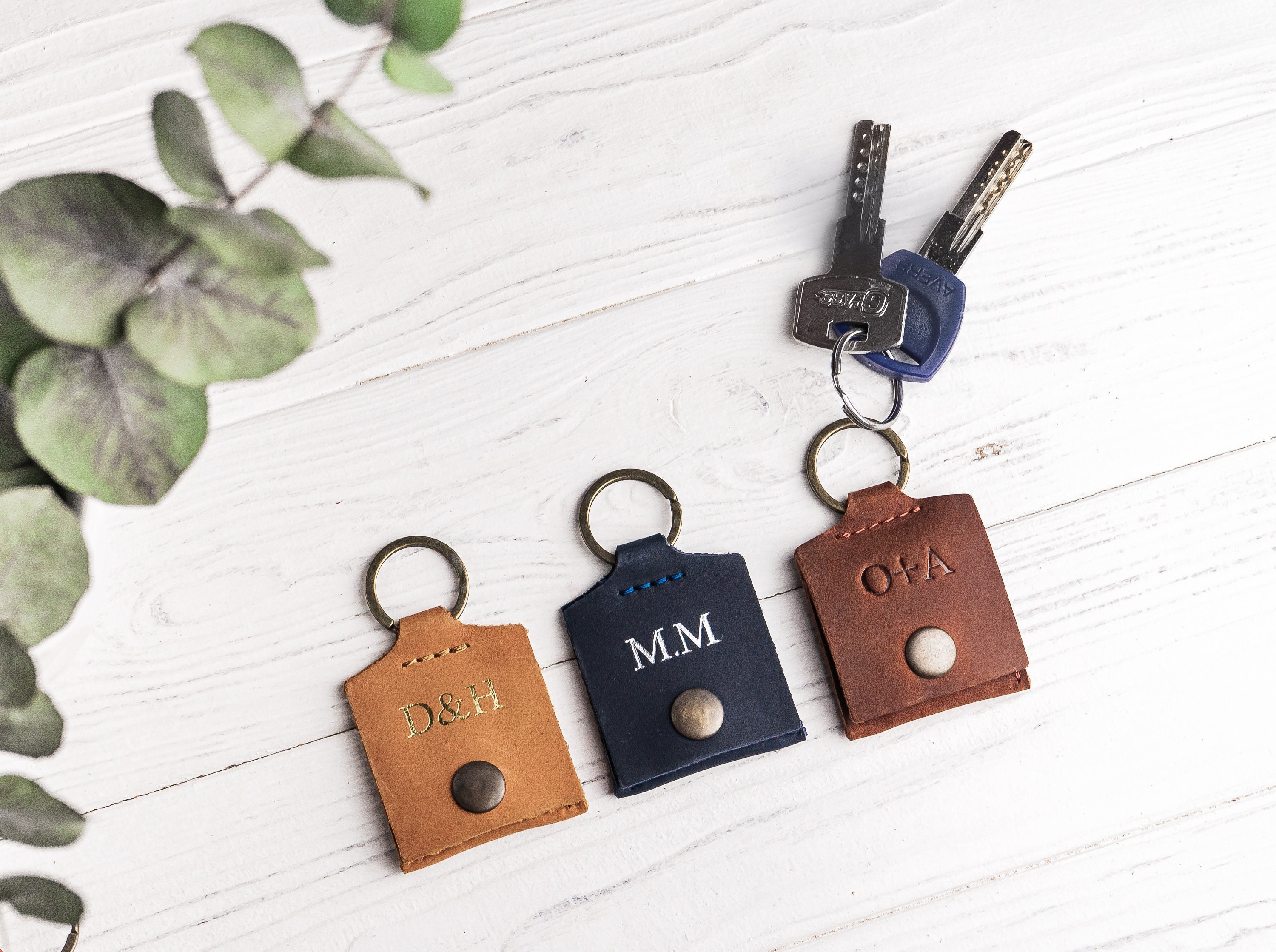 Monogrammed Leather Circle Leather Key Ring Holder Bracelet With Mini Bag  Hot Selling Keyring Holder From Isang, $3.43