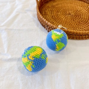 Crochet Earth Keychain,Planet Earth Keychain,Planet Keychain,Amigurumi Earth,Science Teacher Gift, Earth Day Gift, Teacher Appreciation Gift