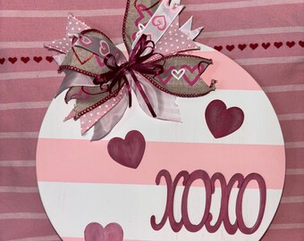 Heart Sign with XOXO and stripes