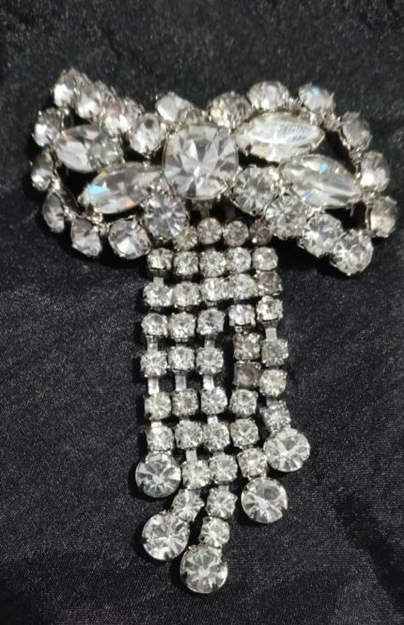 Vintage Rhinestone Bow. Brooch