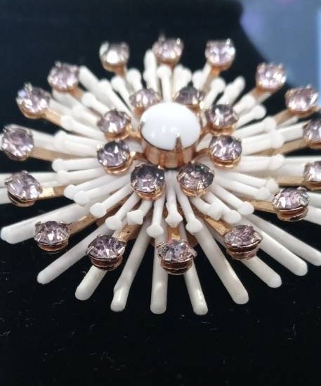 Rare 1950's Vintage White Plastic Atomic Brooch - Etsy