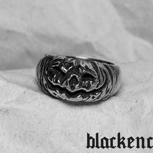 JACK O&#39; BLACKEN Ring (Handgemaakte gotische ring • 925 zilveren en gouden schedelring)