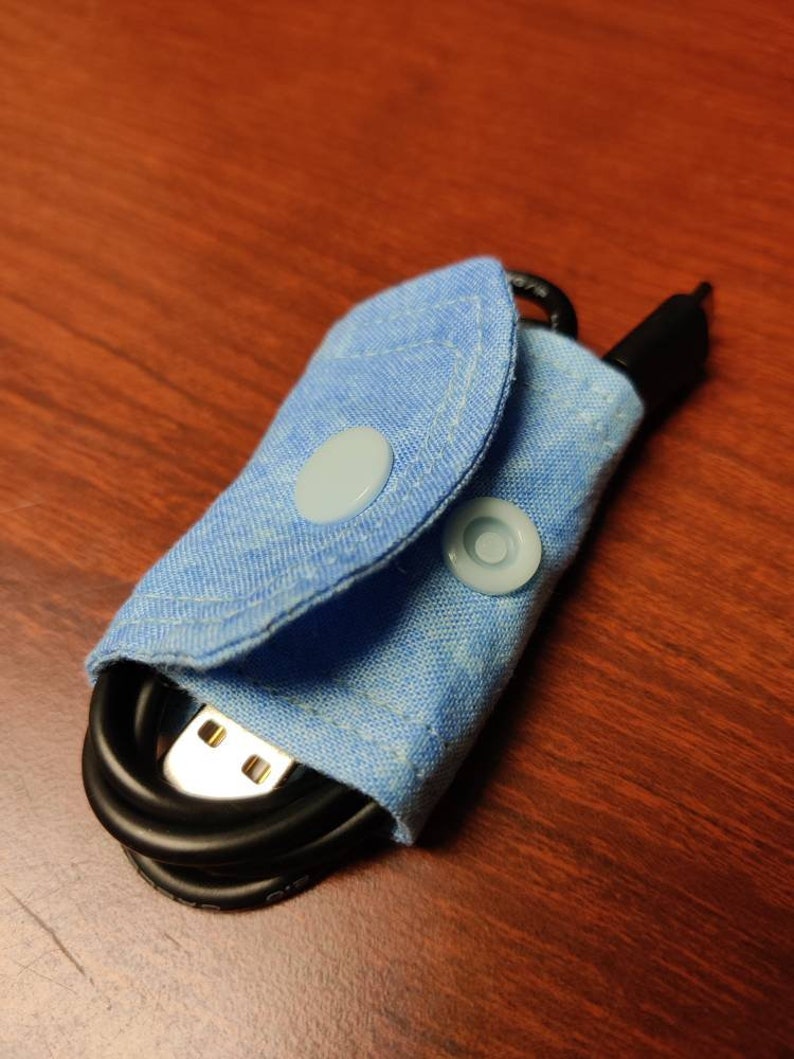 Cord Keeper Organizer Charger Cable Management Headphone Holder Earphone Cable Tie