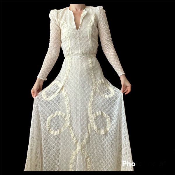 1930s Chantilly Lace Wedding Dress