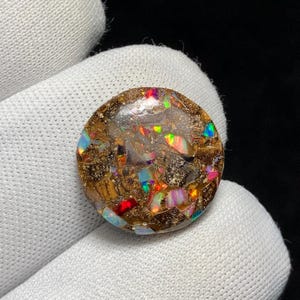 Exquisite Ammolite Cabochon, Rare And Vibrant Gemstone, 17 x 17 x 4MM, 8.2ct,  Opal Like Play Of Color This Is Unique Stone.