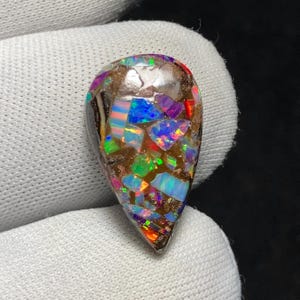 Exquisite Ammolite Cabochon, Rare And Vibrant Gemstone, 21 x 13 x 5MM, 7.8ct,  Opal Like Play Of Color This Is Unique Stone.