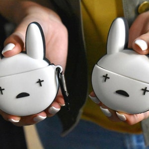Bad Bunny Conejo Malo Airpod Case | Bad Bunny AirPods Pro & AirPod 1/2 Case | nadie sabe lo que va a pasar mañana | most wanted tour