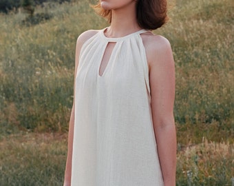 Vestido beige de algodón orgánico hecho a mano: Elegancia boho veraniega