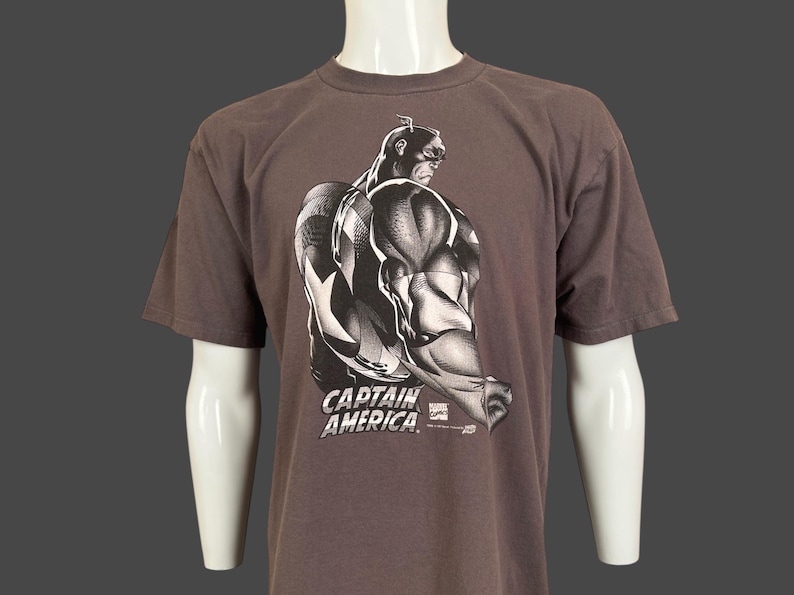 Vintage 1997 Marvel Comic Images Captain America Avengers Super Hero Gildan T Shirt Pre-Owned 24" x 29.5" Size XL image 1