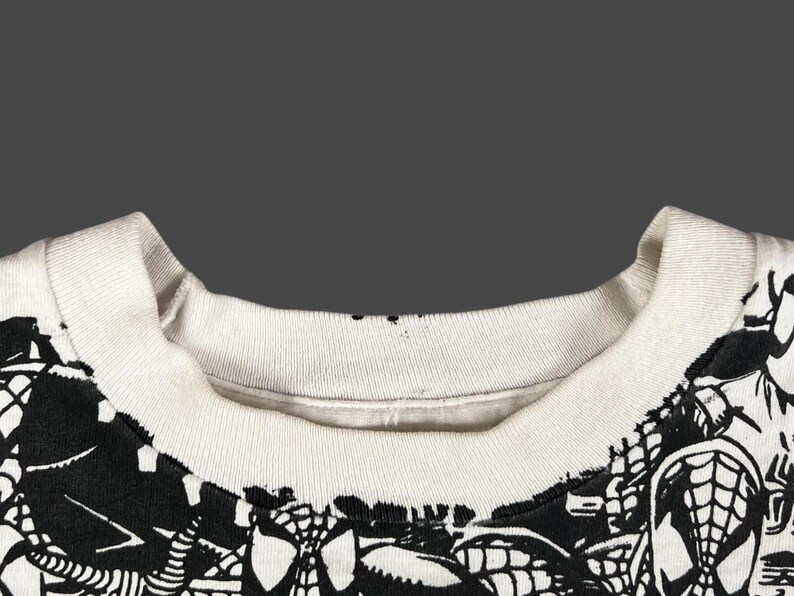 Vintage 1995 Marvel Comic Images Spider-Man Scarlet Spider All Over Print AOP White T Shirt Pre-Owned 23.5" x 27.5" Size XL image 4