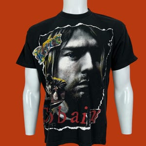 Vintage Kurt Cobain Italian Memorial Nirvana Band Concert Grunge Short Sleeve Black T Shirt Pre-Owned 22&quot; x 27&quot; Size L