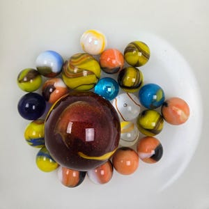 Vintage MARBLES, 22 in total, 1 large, 1 medium, 20 regular sized, all in great vintage condition, sold as a set of 22 pieces!