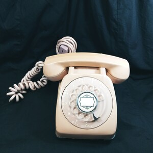 Vintage rotary phone, by Monophone, hard to find item, perfect for an apocolypse or that retro home!