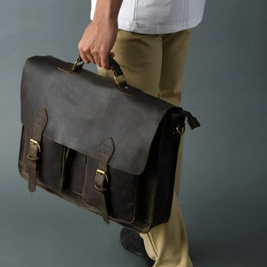 Vintage Full Grain Leather Briefcase: 18-inch Satchel Bag