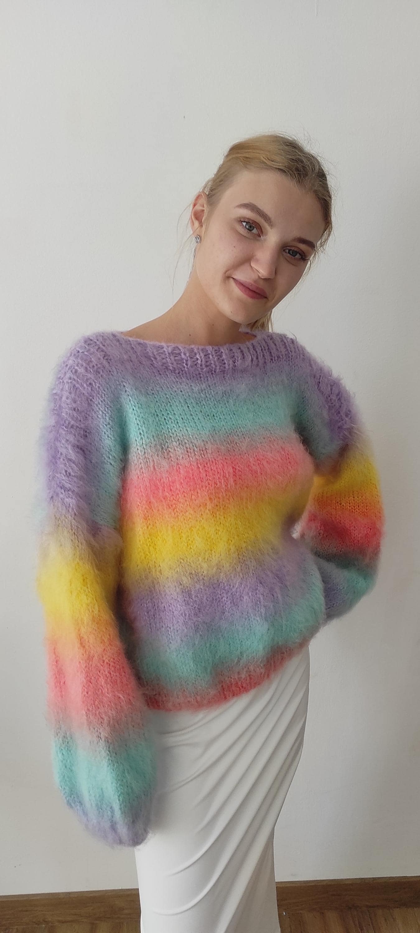 Bunter gestrickter pullover